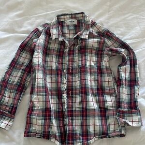 Old Navy size 5 button down shirt.